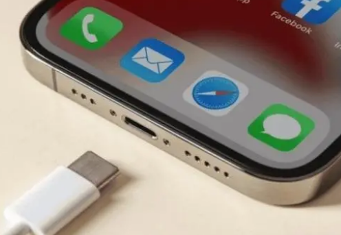 青冈苹果15维修分享iPhone15改USB-C接口后能和安卓用户互借充电器吗 